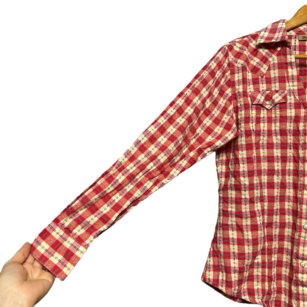 Wrangler Red White Gingham Checkered Vneck Pearl Snap Button Down Size Medium - Picture 4 of 7